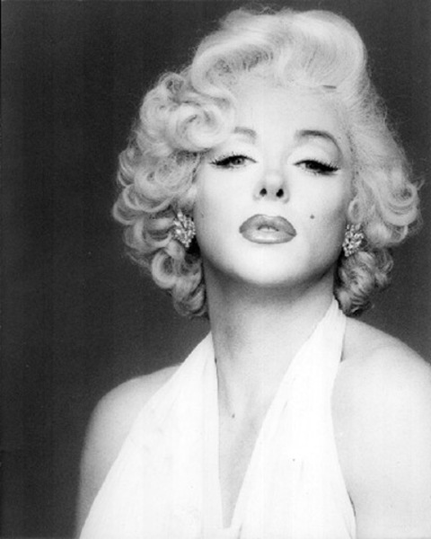 Download the full-sized image of Christopher Morley as Marilyn Monroe (2)