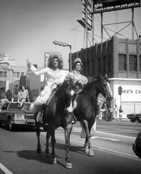 Download the full-sized image of Drag queens on horses at the Los Angeles gay pride parade