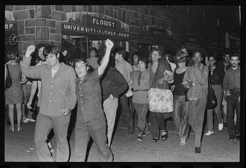 Download the full-sized image of Sylvia Rivera Linking Arms at New York University Weinstein Hall Demonstration