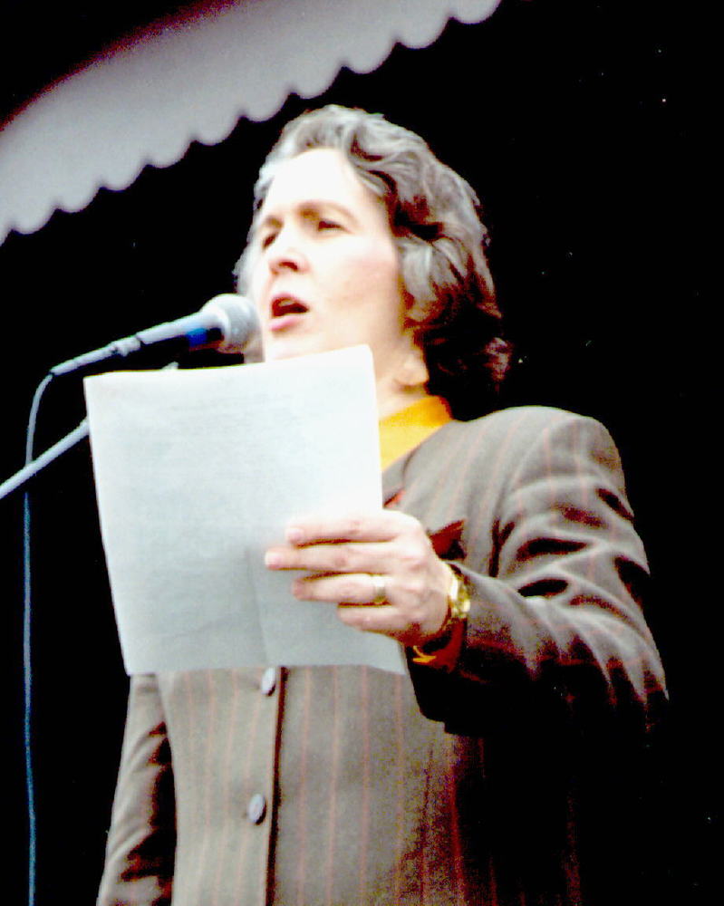 Download the full-sized image of Phyllis Frye Speaks at 1993 March on Washington