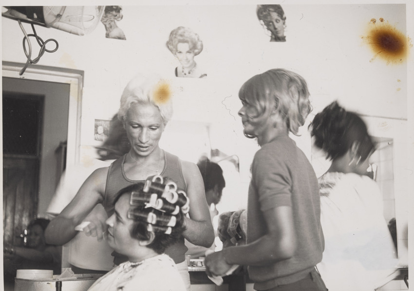 Download the full-sized image of Kewpie and Patti doing Sue Thompson's Hair
